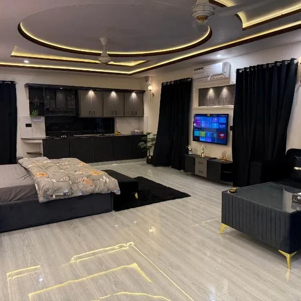 The Sapphire Suites, hotel in Multan