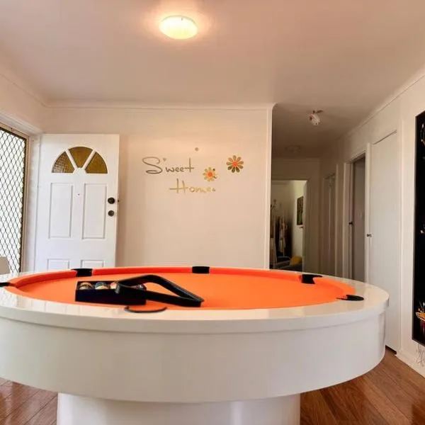 Fairy getaway at Central Coast with XL hot Jacuzzi & Fun - Round pool table and Slide bunk bed, hotel v destinaci Narara