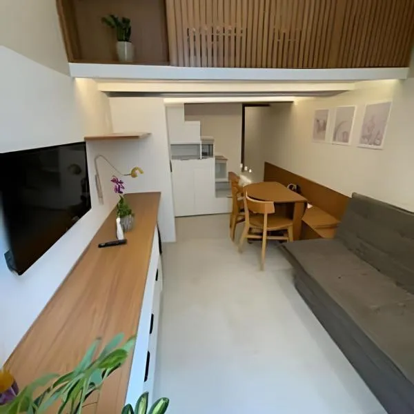 Magnífico Mezanino recém-reformado 2min. Praia