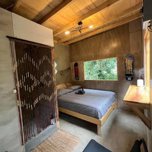 EB5 Escape-Contemporary Stay, San Marcos La Laguna, Skateboard, hotel in San Marcos La Laguna