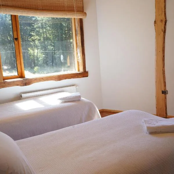 Pu Am Eco Lodge, hotel v destinaci Curarrehue