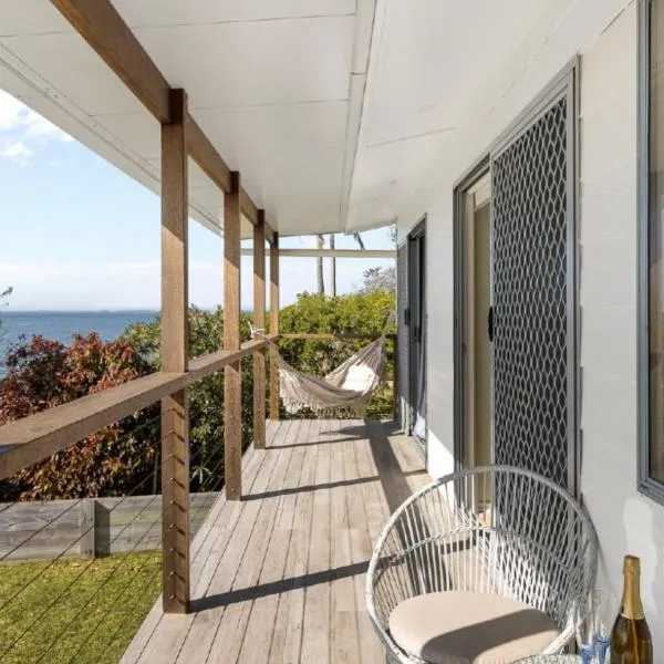 'tranquil Beachfront Retreat', ξενοδοχείο σε Beachmere