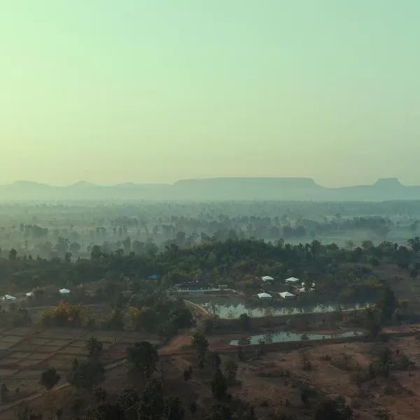 Tree of Life Ramvilas, Bandhavgarh, hótel í Tāla