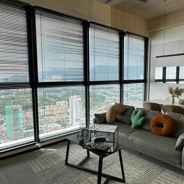 PICO VR, 3BR 3 queen bed, 2 car park, UrbanSuites by XW Home, hotel in Jelutong
