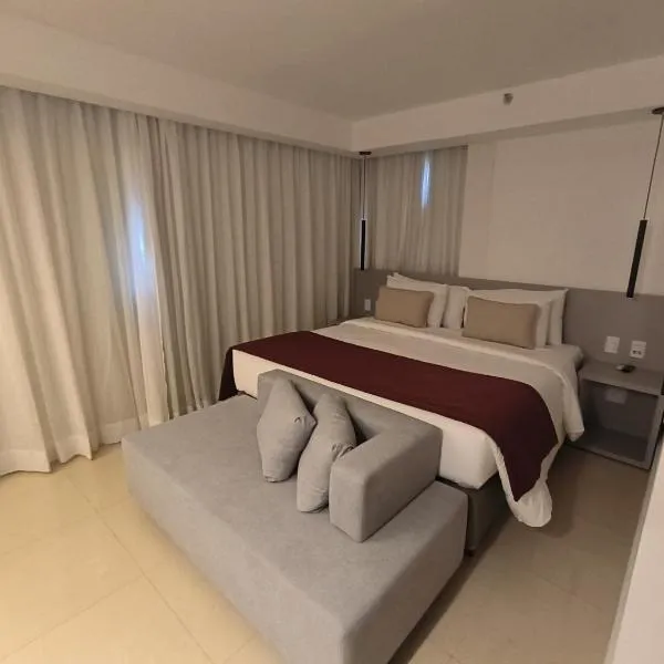 Raridade!! Flat Particular de Alto Padrão em Hotel Novíssimo - Cama King Size e Cama de Solteiro - Limpeza Diária Gratuita - Ótimo Preço - Excelente Atendimento - Melhor Localização de Brasília - Dentro do Hotel Ramadã Brasília Alvorada, hotel in Brasília
