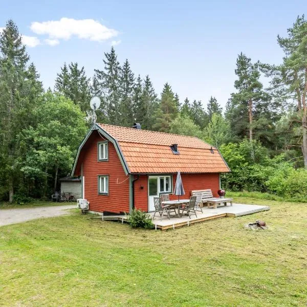 Chalet Grönede by Interhome, hotel v destinaci Kisa