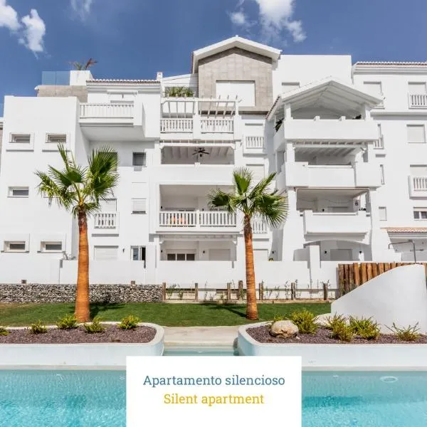 Homity Holidays - Playa Granada - Marina Golf, hotel v destinaci Motril