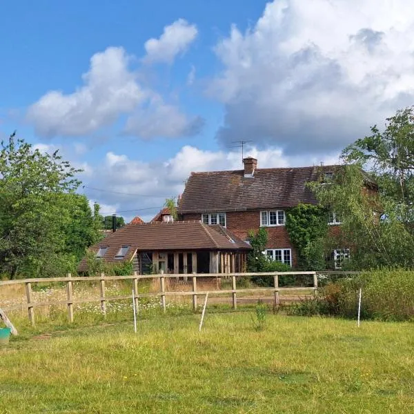Hale Oaks Farm, hotel in Rudgwick