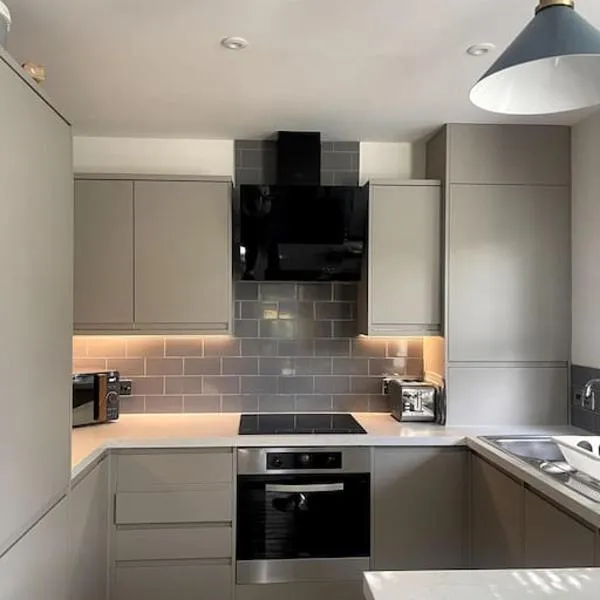 2 Bedroom Flat Bracknell Free Parking, hotel v destinaci Bracknell