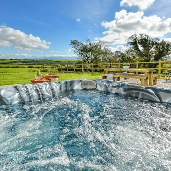 Ty Carmel - Carmel House, hotel en Llanerchymedd