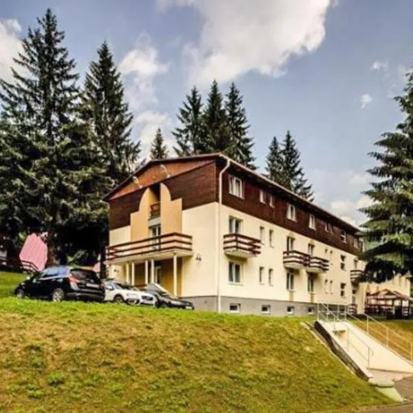 Horský Hotel Magura, hotel Chvojnica városában