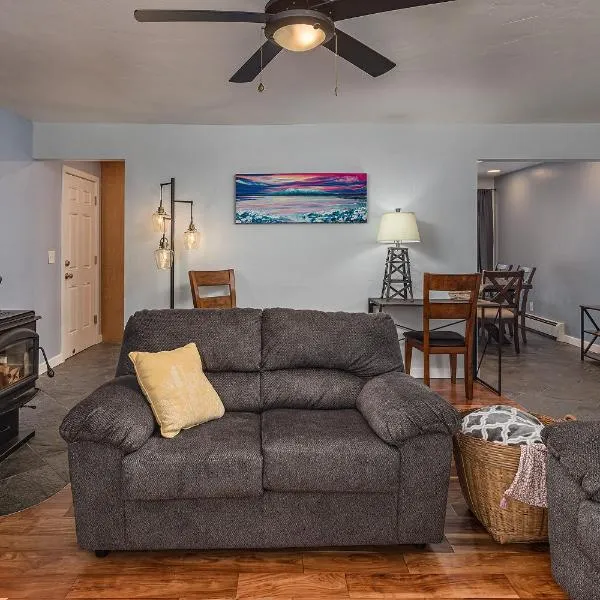 Cozy City Stay, 3bdrm near Airport, hotel in Anchorage
