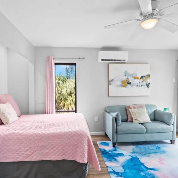 Beach Rd, 300ft to Beach Access & 500ft to Siesta Key Village, Studio, hôtel à Siesta Key