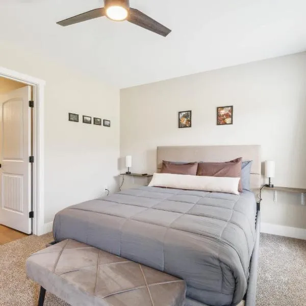 A pet friendly cozy condo in Traverse City, ξενοδοχείο σε Traverse City