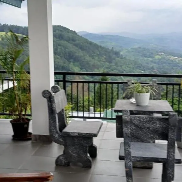 Ama Residency & Homestay Kandy, hotel a Hindagala