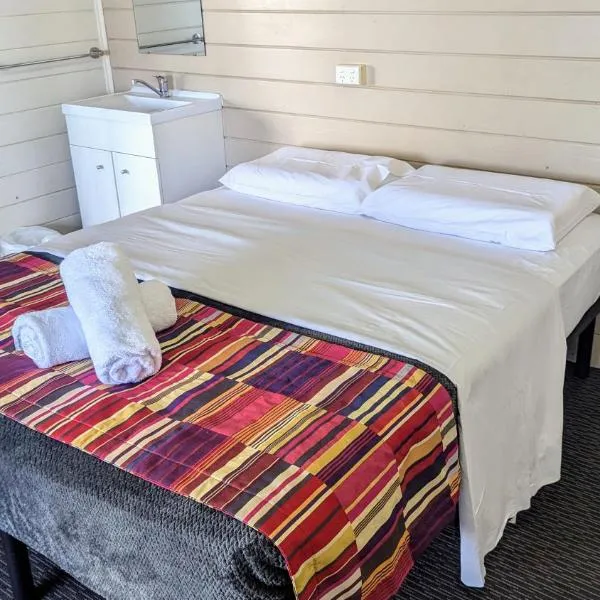 GRAND CENTRAL HOTEL PROSERPINE, hotel v destinaci Proserpine