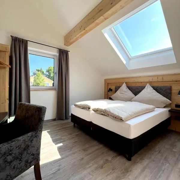 Landgasthaus zur Linde, hotel v destinaci Pleiskirchen