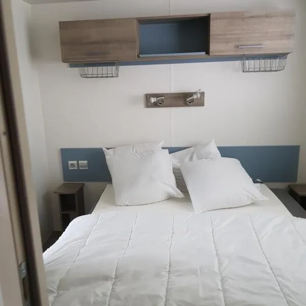 Mobilhome climatisé 6 pers – hotel w mieście Gujan-Mestras
