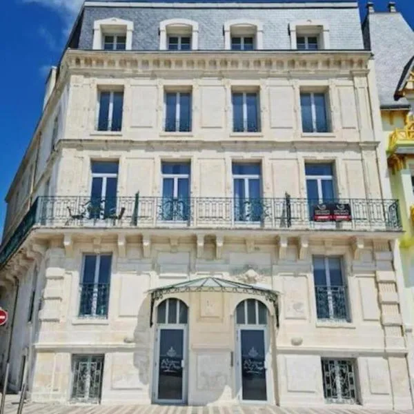 Appartement 3ch - 2-5p - Parking et Piscine gratuit, hotel in Les Sables-dʼOlonne