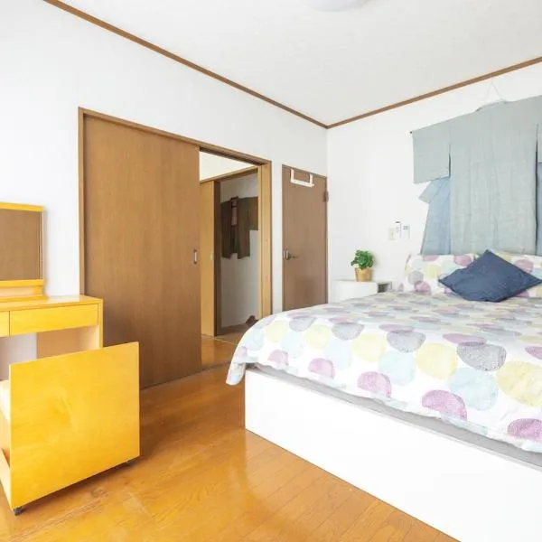 NEW Koenji House 3BR Family Friendly Haven、東京のホテル