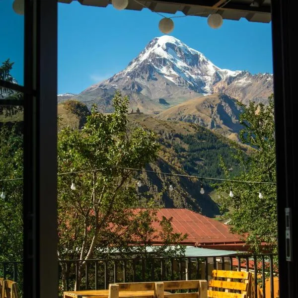 Planet kazbegi, hotel in Stepantsminda