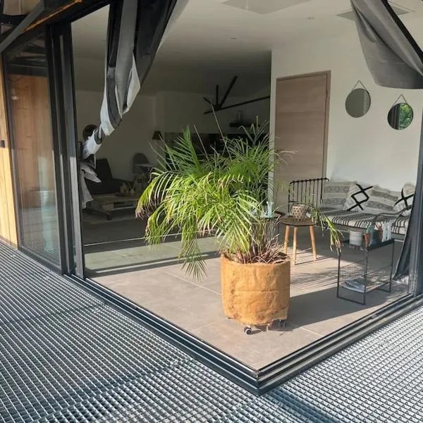 Studio proche Moulins, hotel v destinaci Bressolles