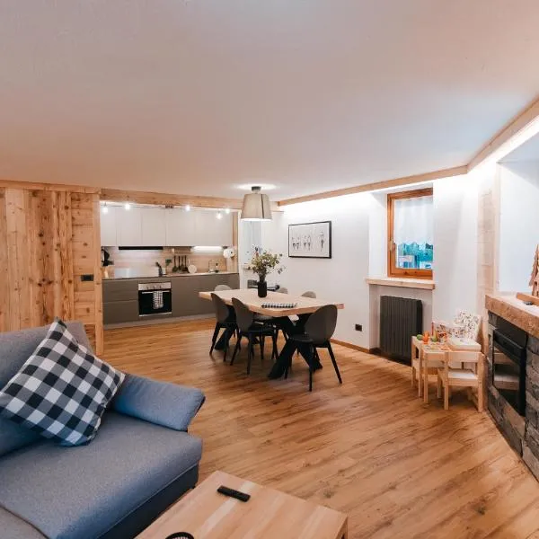 Cuore Di Neve - Family Chalet, hotel a La Salle