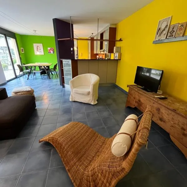 casa MIRO', hotel in Brione