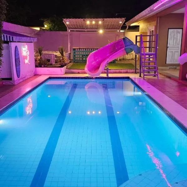 The Pool House Pattaya บ้านเดอะพูลเฮาส์พัทยา, hotel v destinaci Bang Lamung