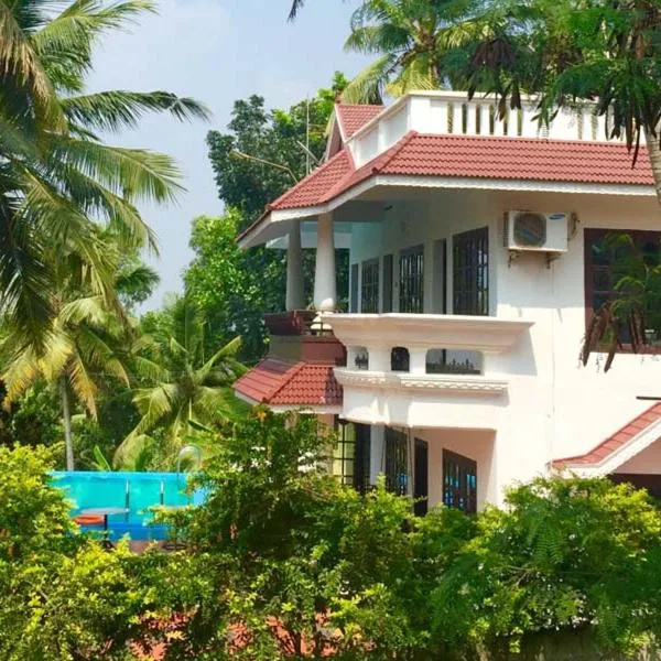 whispering kera, hotel in Pūvār