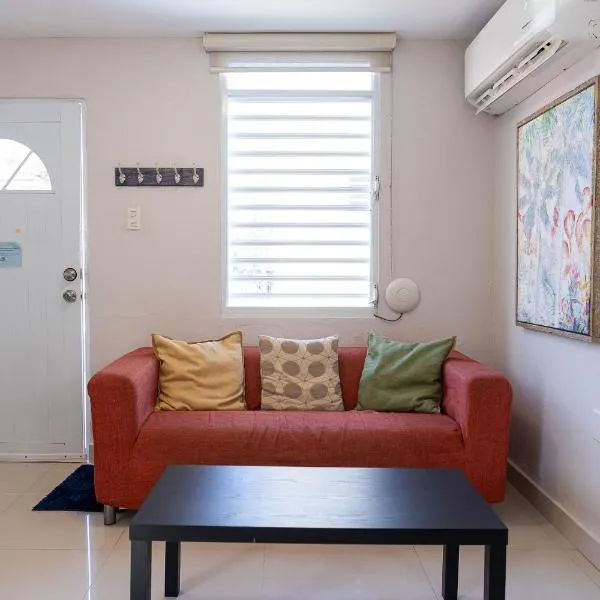 202-Beautiful City GEM near the beach with Free Parking: San Juan şehrinde bir otel