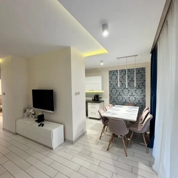 Beautiful & Modern Apartment Atlas Arena ZOO Parking、ウッチのホテル