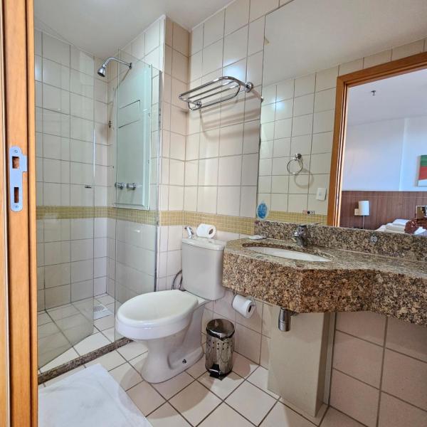 FLAT NO NOBILE SUÍTES MONUMENTAL COM ESTACIONAMENTO GRÁTIS, AO LADO DA ESPLANADA DOS MINISTÉRIOS E DO ESTÁDIO MANÉ GARRINCHA, WI-FI, PISCINA, ACADEMIA, SAUNA, RECEPÇÃO 24HS By REI DOS FLATS - Foto 3