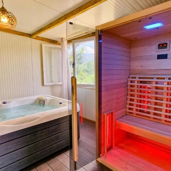Tiny House Kety, hotel in Krupa