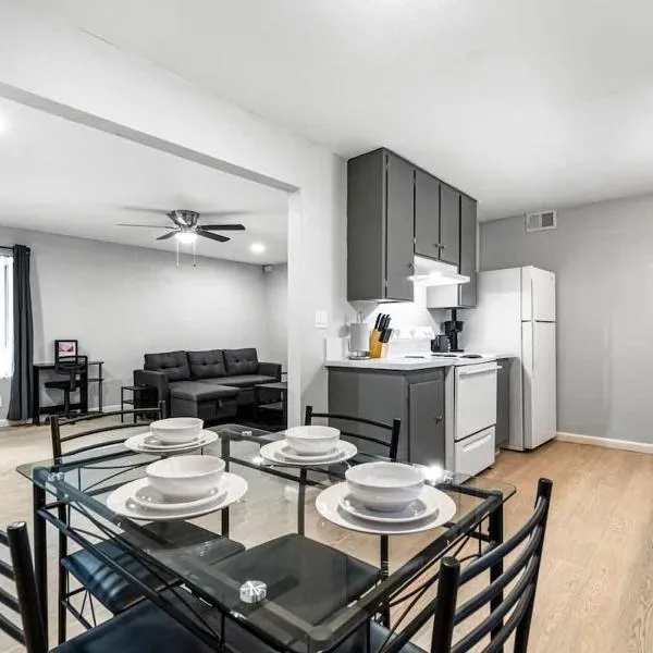 Charming Two Bedroom Sleeps 6! Close To Strip!, hotel Las Vegasban