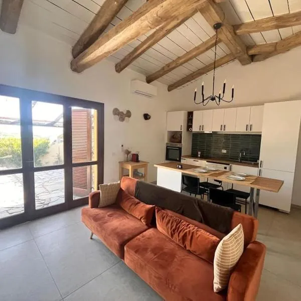 Charming Sardinian Dream Home, hotel di Marazzino