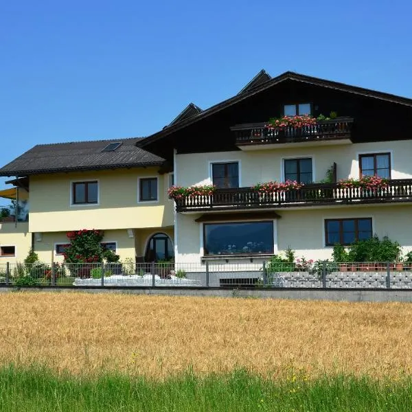 Haus Gruber โรงแรมในAttersee am Attersee