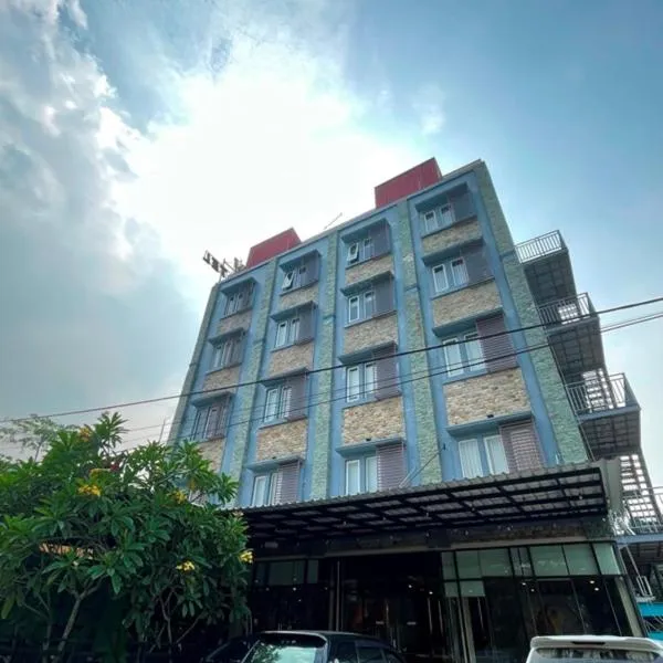 CREW EXPRESS Hotel, hotel v destinaci Lubukpakam