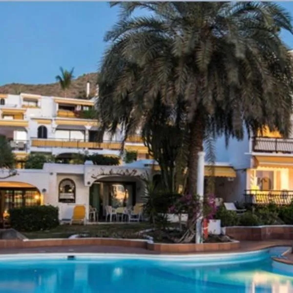 Primera línea Aquamarina Anfi del Mar, hotel v destinácii Los Caideros