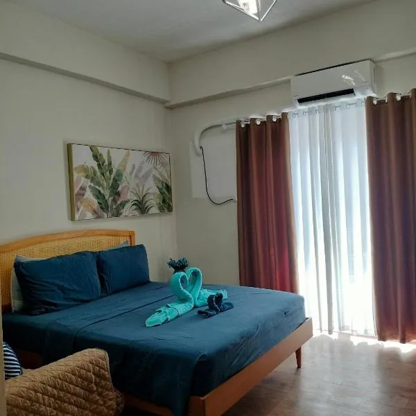 Pool View Condo 333B at Amani Grand Resort near Mactan Cebu Airport, hotel v destinaci Pusok