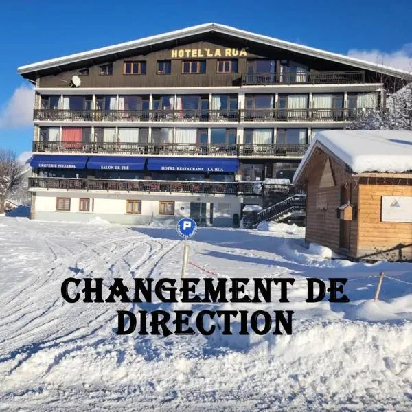 hotel la rua – hotel w mieście Albiez-Montrond