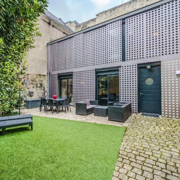 Maison d'architecte centre Tours jardin, climatisation, parking 5 p, hotel in Tours