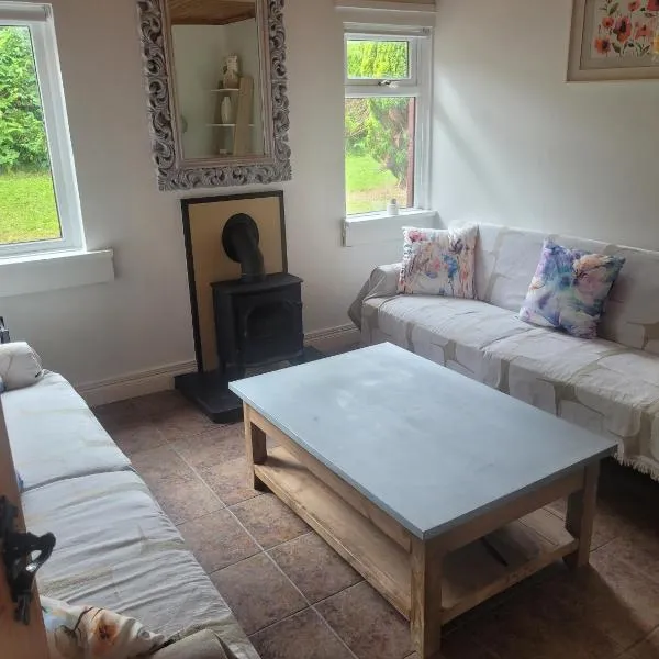 Majestic Cavan Burren, 4 Bedroom, Dream Holiday Home, hotel in Cornagee