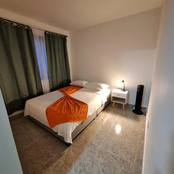 Apartahotel- Alojamiento Familiar- Apartamentos Privados Kira, hotel v destinaci Buenavista