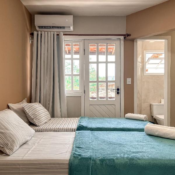 Casas com 2 ou 3 suítes (todas com ar split), com internet privativa 300MBPSno Residencial Nazareth, localizado a aproximadamente 80m da praia de Taperapuã (Arena Axé moi), com piscina, sauna, portaria 24hrs - Foto 2