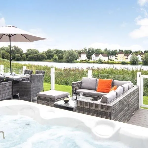 Windrush Lake 65, Sunset Lodge - P, hotel v destinaci South Cerney