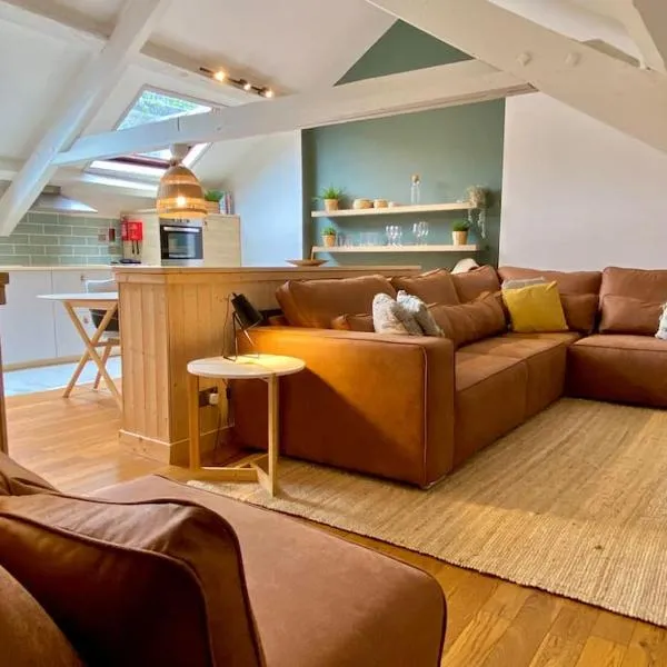 Stylish & Spacious Town Centre Duplex Apartment, hotel u gradu Portmadog
