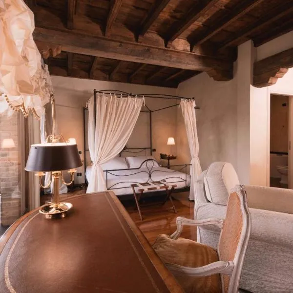 Hotel Casa Pavesi, hotel en Grinzane Cavour