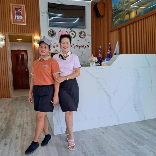 Cave Beach Resort Boutique Luxury Accomodation, hotel in Dingalan