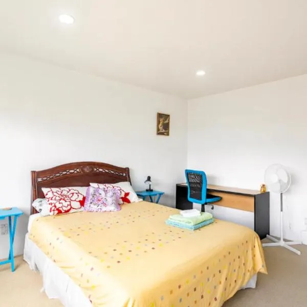 Private guest suite near the airport 1-4 guests, hotel v Aucklandu